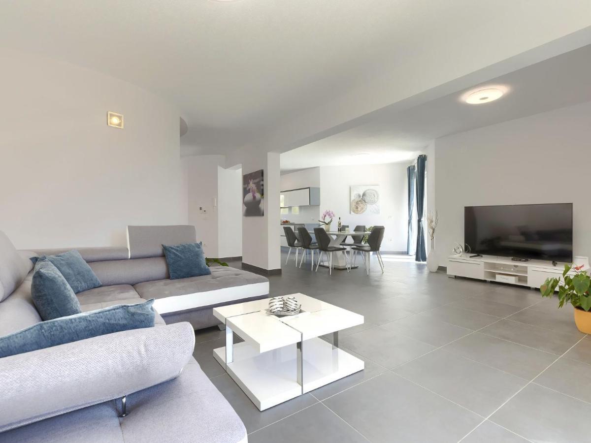 Holiday Home Villa Gocci By Interhome Kmeti Екстер'єр фото