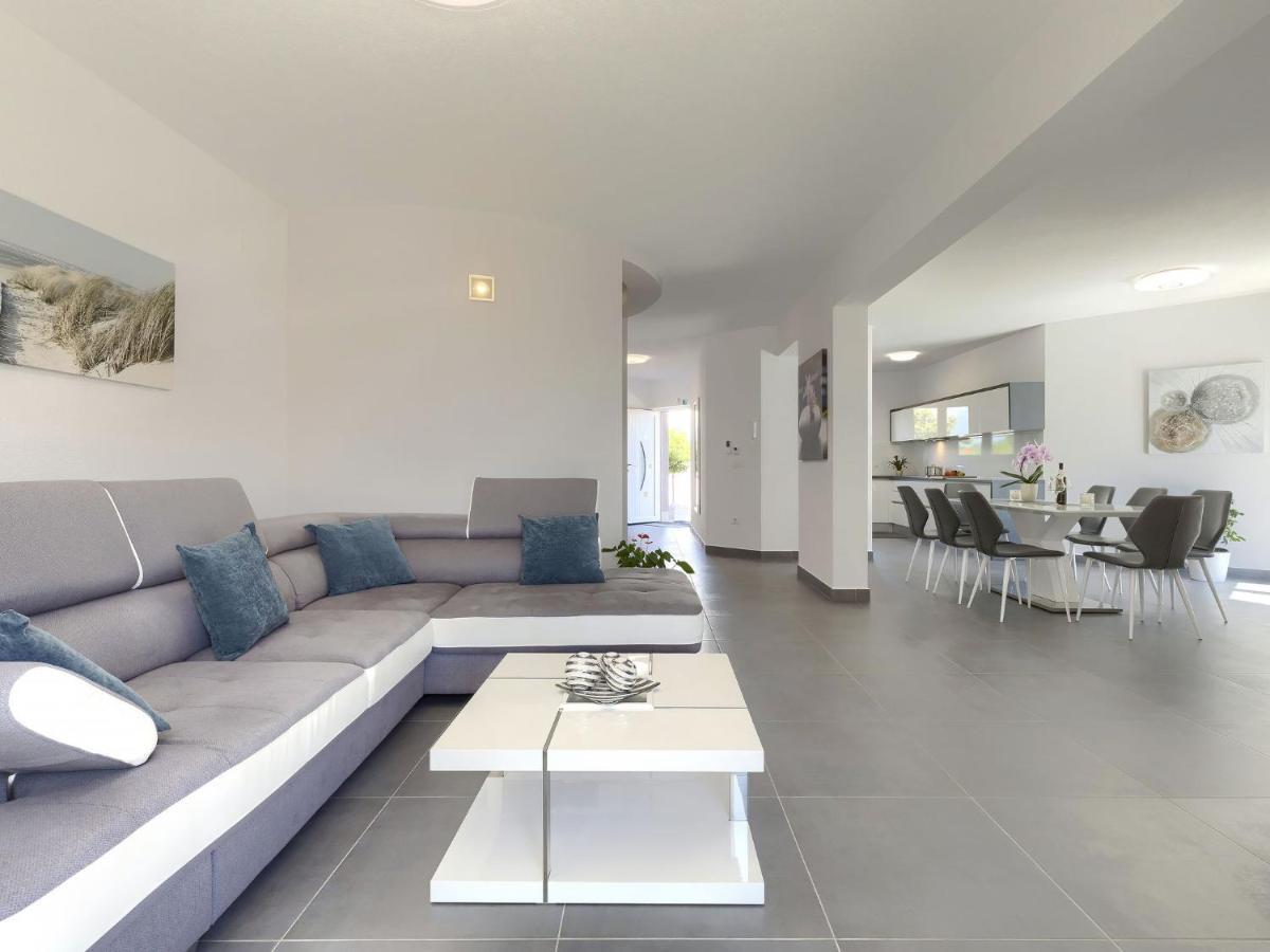 Holiday Home Villa Gocci By Interhome Kmeti Екстер'єр фото